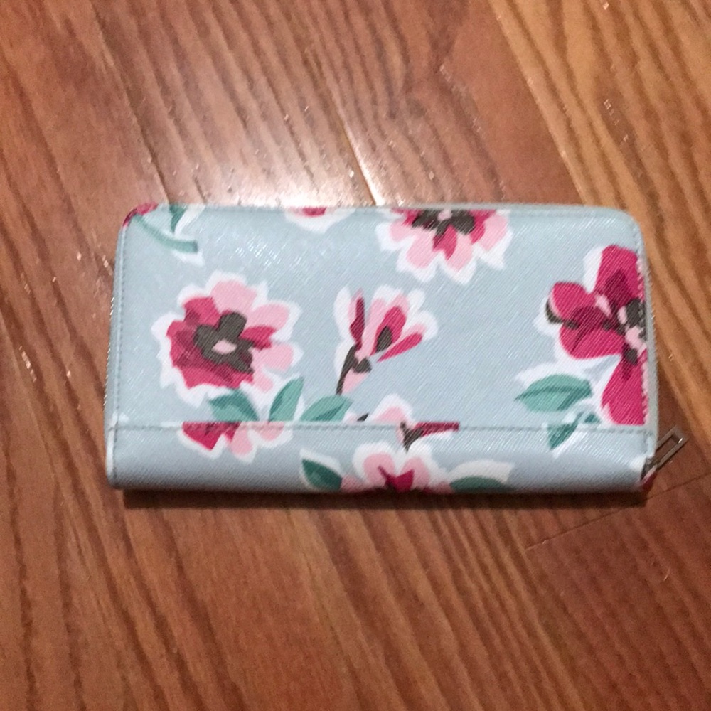Guess wallet